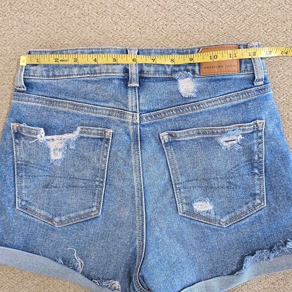 American Eagle Distressed Mom Short Cuffed Hem Shorts - Size 2 - Picture 9 of 15